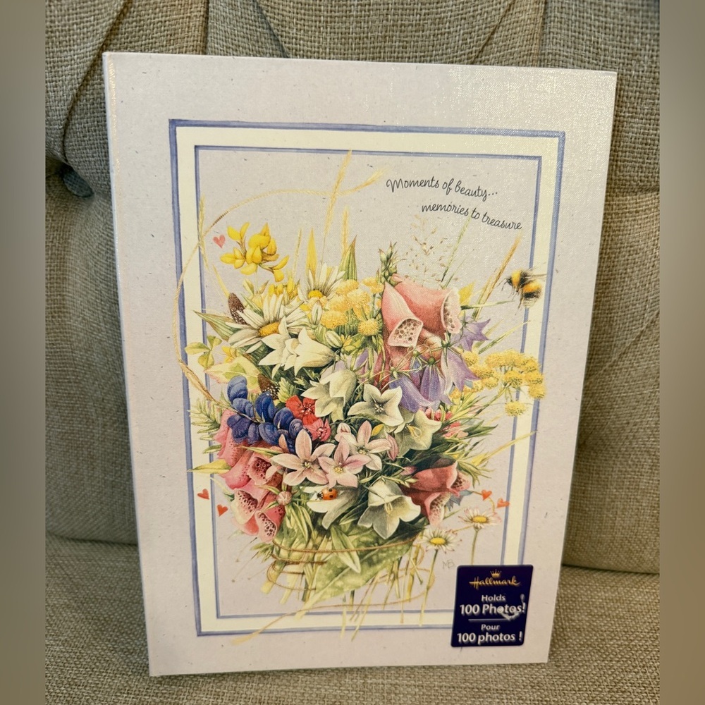 VTG Hallmark Floral Bouquet Photo Album - Multicolor